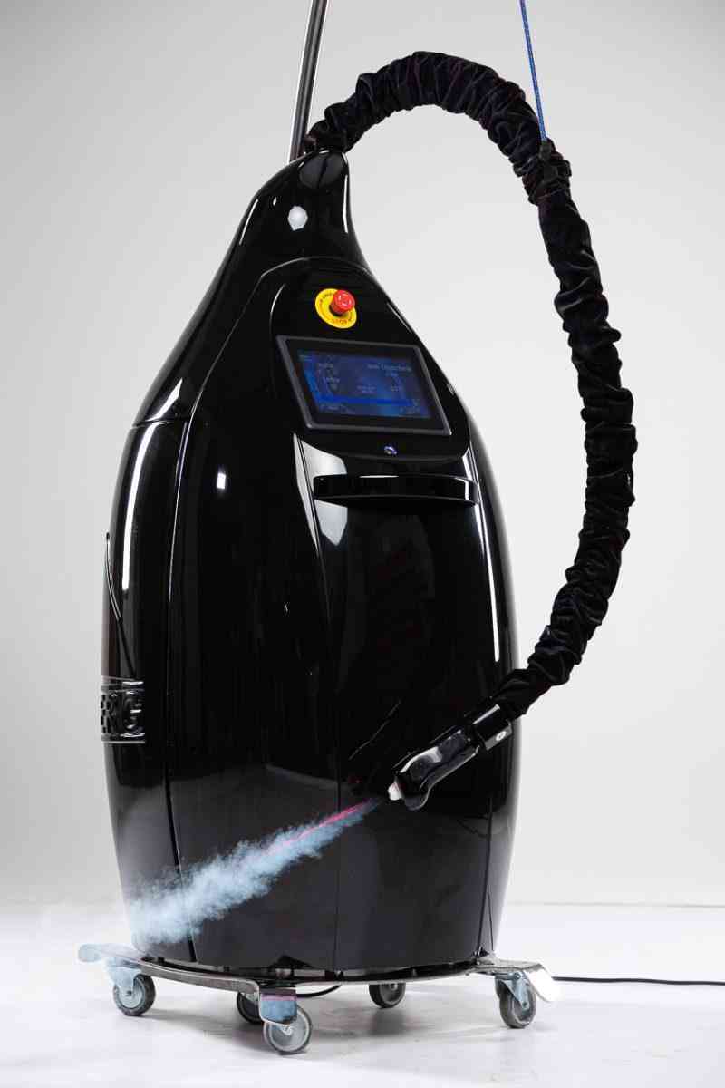 Targeted Cryotherapy Machine with Light Therapy Mask - Iceberg Electric Local Cryo by Vacuactivus