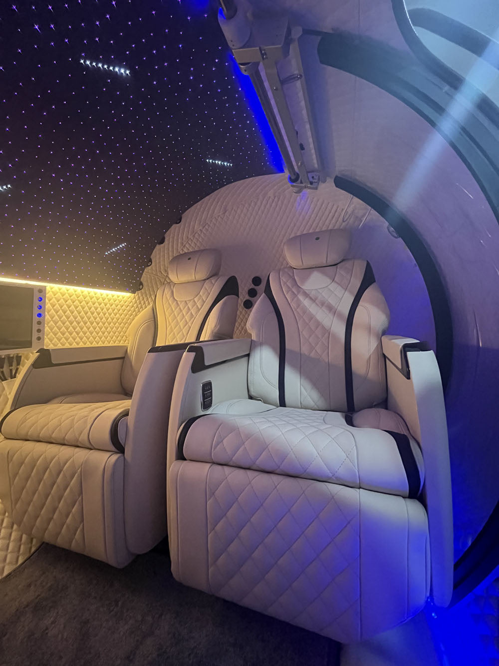 Multi-Place Hyperbaric Chamber, 2.0 ATA, Hard Shell - Macy Pan HE5000 Standard