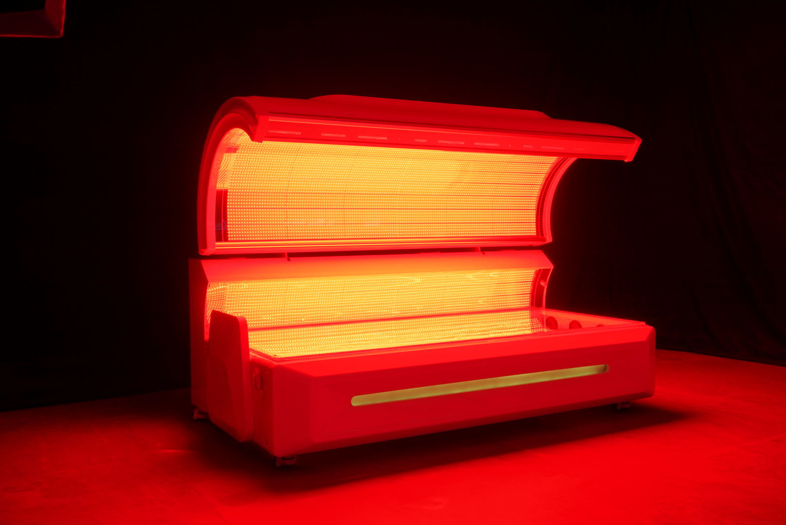 Red Light Therapy Bed for Professional Use, 41600 LEDs, Integrated Body Cooling System