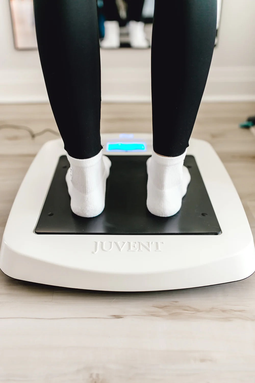 Juvent 1000N Micro-Impact Vibration Platform for Bone Health and Pain Relief